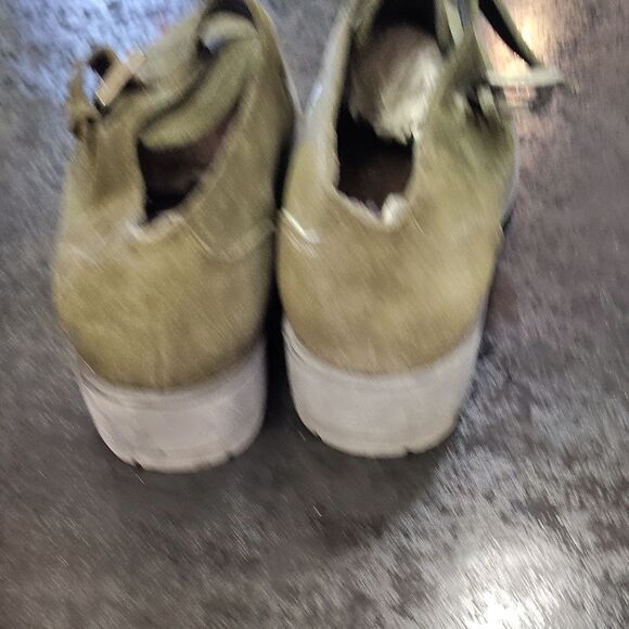 Liz Claiborne Green Suede Loafers with Rubber Sole - Picture 5 of 6